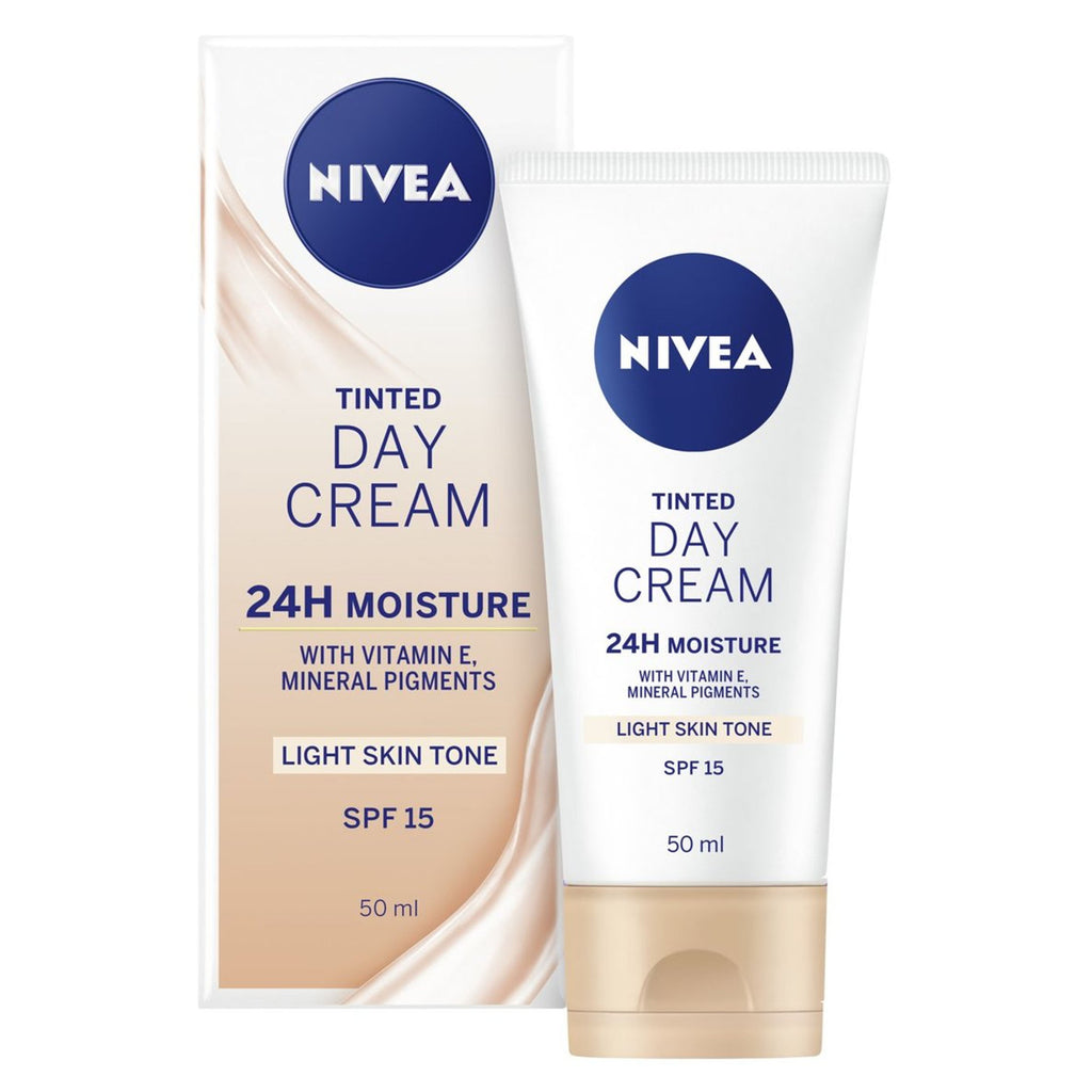 Nivea Tinted Day Cream 24H Moisturer SPF15 - LIGHT Skin Tone 50ml